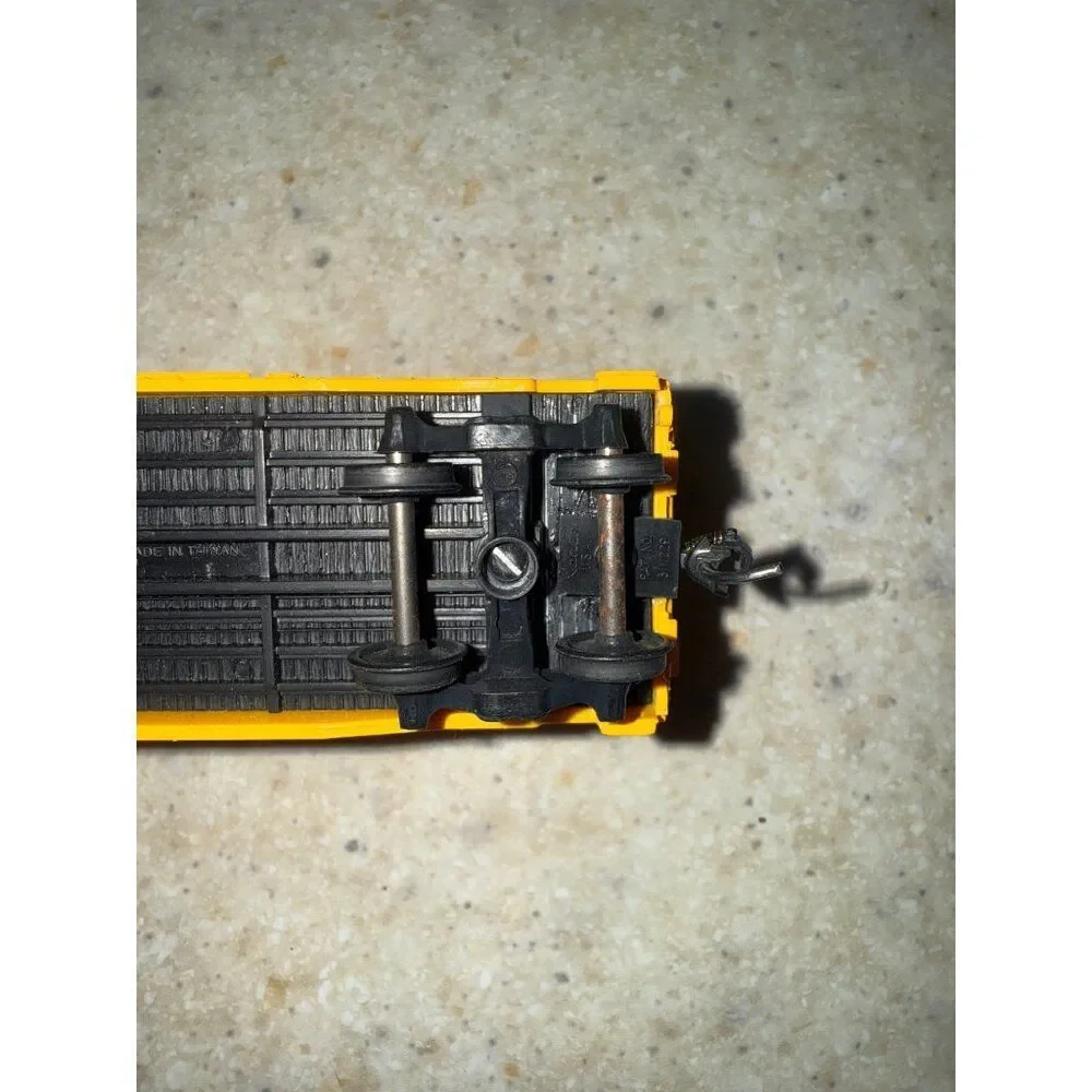 Bachmann 50' Plug-Door Box Car Chessie System 11147-‎ Used N Scale